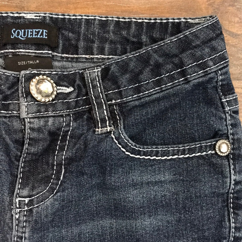 Squeeze Little Girl’s Jeans - Picture 4 of 9